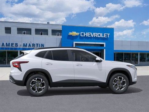 New 2026 Chevrolet Trax LT w/ Driver Confidence Package image 3