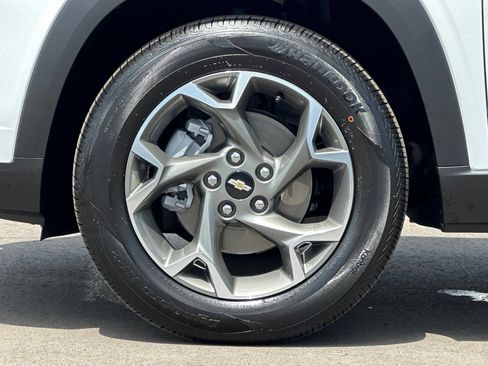 New 2026 Chevrolet Trax LT FWD image 25