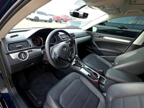 Used 2019 Volkswagen Passat 2.0T Wolfsburg w/ Wheels & Sunroof Package image 11