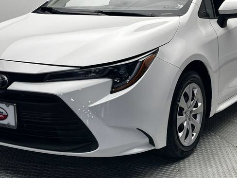 Used 2026 Toyota Corolla LE FWD image 2