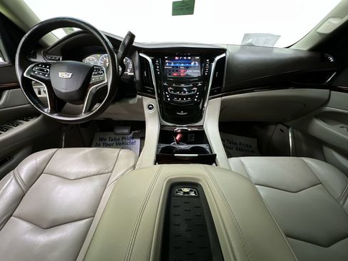 Used 2015 Cadillac Escalade ESV Luxury AWD/4WD image 17