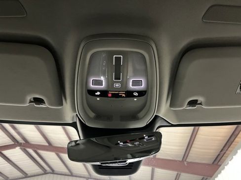 Used 2024 Volvo V60 B5 Cross Country Plus image 29