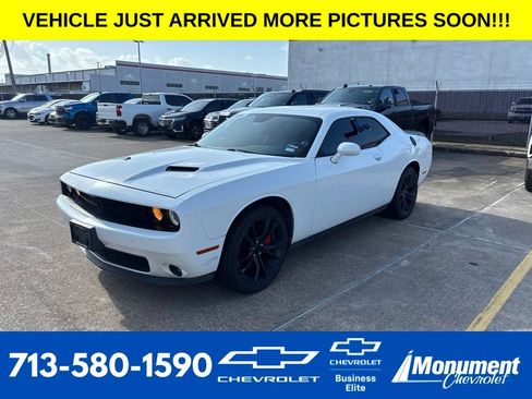Used 2016 Dodge Challenger SXT w/ Blacktop Package RWD image 1