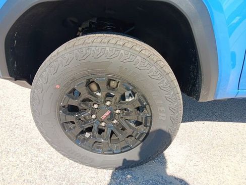 New 2026 GMC Canyon Elevation AWD/4WD image 5