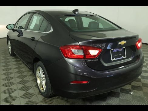 Used 2017 Chevrolet Cruze LT FWD image 11
