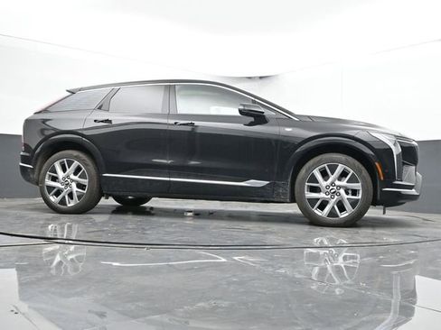 New 2025 Cadillac Optiq Luxury 1 w/ LPO, Floor Liner Package image 41