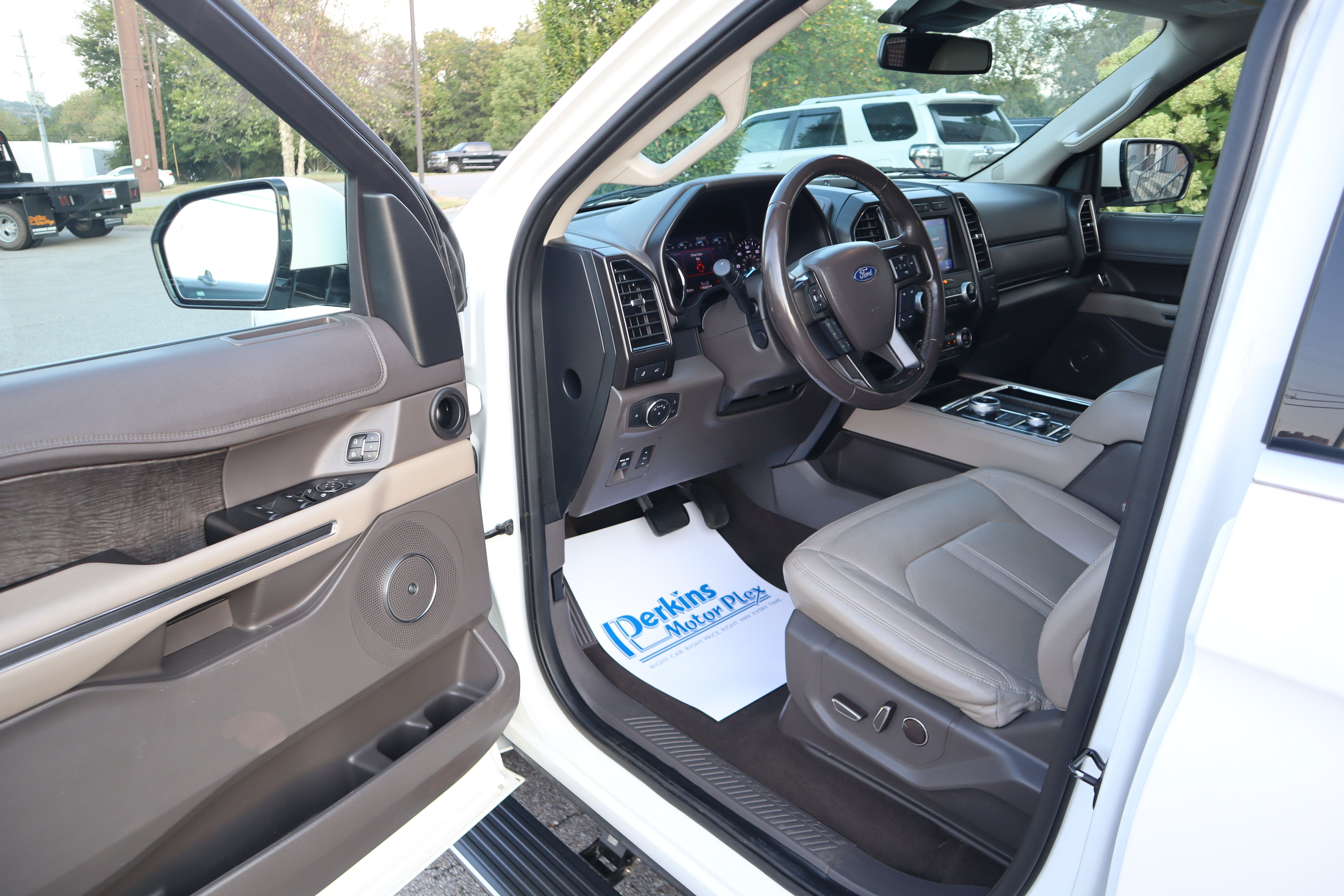 Used 2021 Ford Expedition Max Limited AWD/4WD image 3