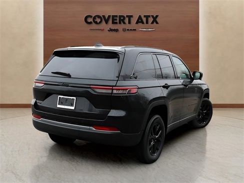 New 2026 Jeep Grand Cherokee Altitude image 5