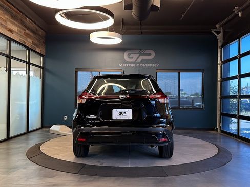 Used 2023 Nissan Kicks S image 4