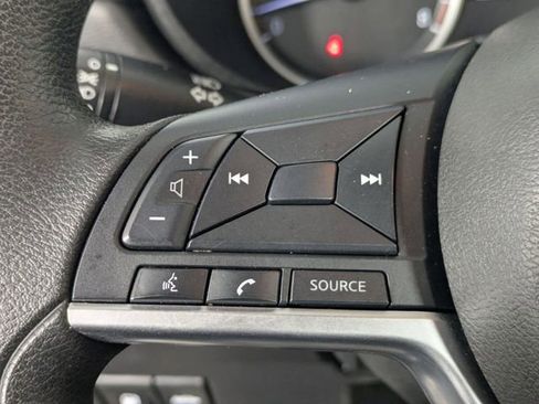 Used 2021 Nissan Versa S FWD image 13
