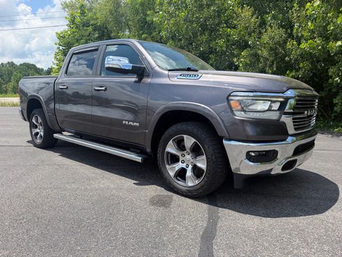 Used 2022 RAM 1500 Laramie AWD/4WD image 3