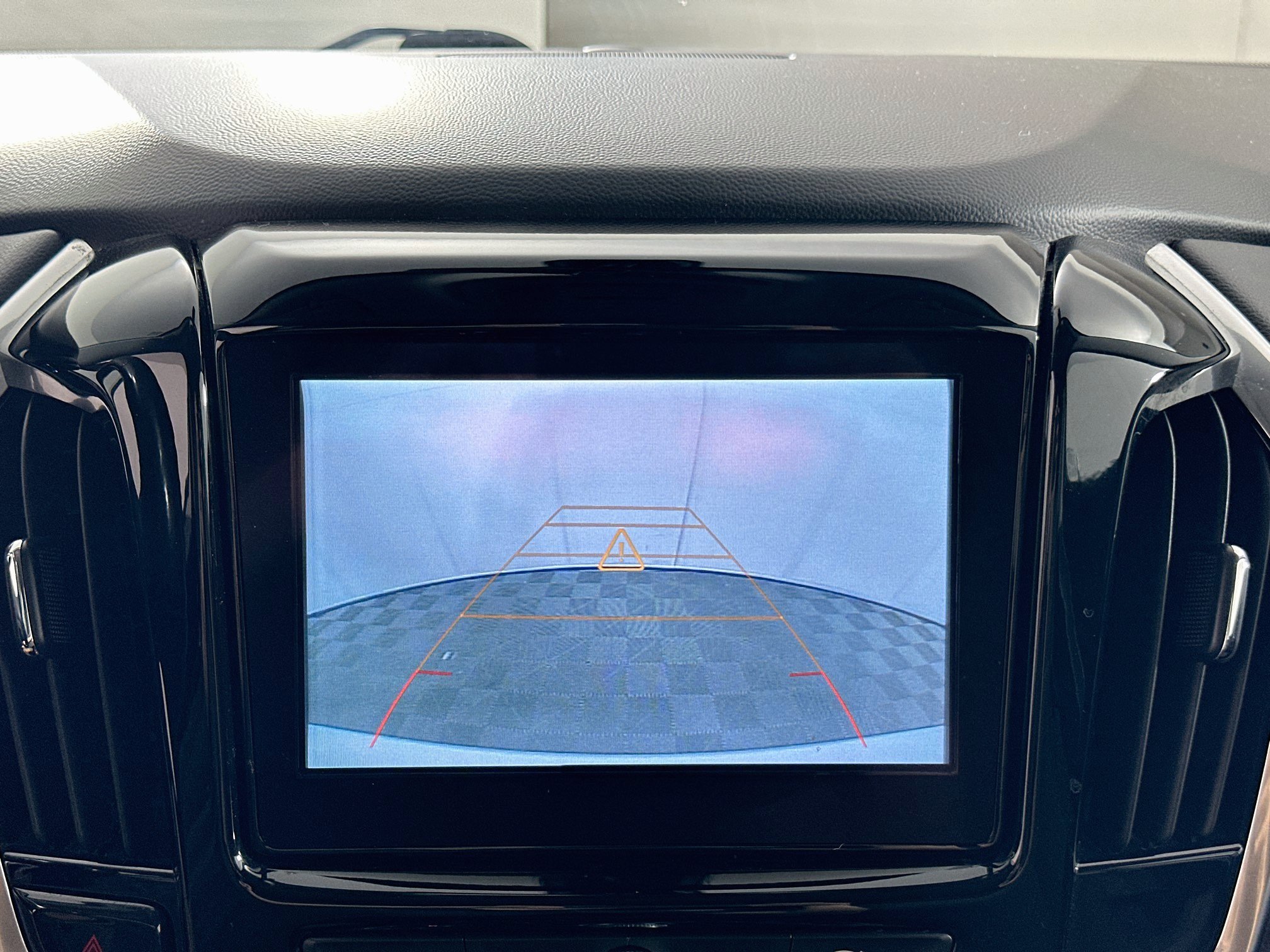 Used 2019 Chevrolet Traverse LT FWD image 22