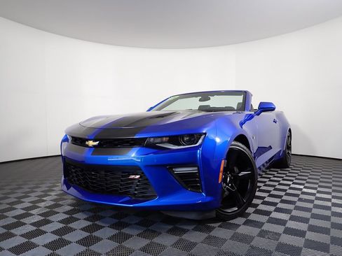 Used 2017 Chevrolet Camaro SS RWD image 2