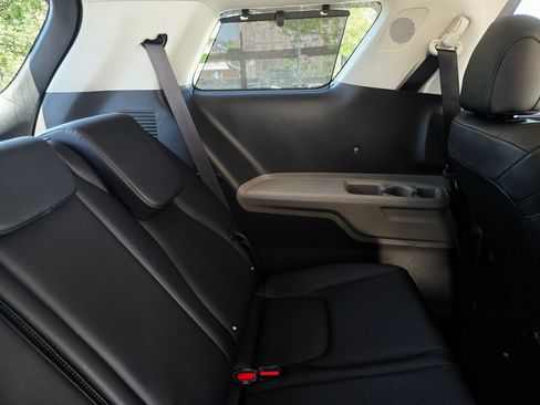 Used 2026 Kia Carnival EX FWD image 48