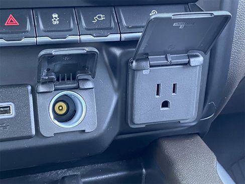 Used 2022 Chevrolet Silverado 1500 LTZ image 37