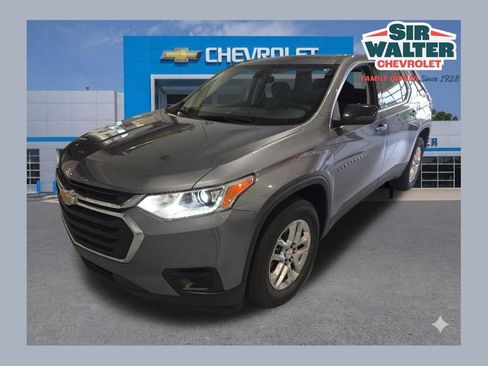 Used 2021 Chevrolet Traverse LS FWD image 1