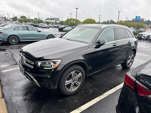 Used 2020 Mercedes-Benz GLC 300 4MATIC image 1
