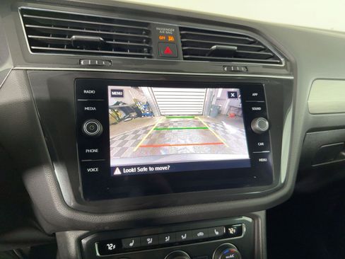 Used 2019 Volkswagen Tiguan SE image 22