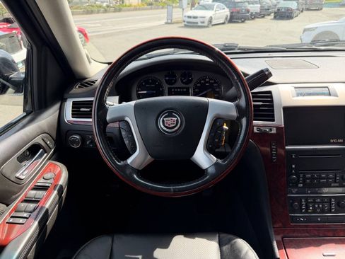 Used 2008 Cadillac Escalade ESV AWD image 24