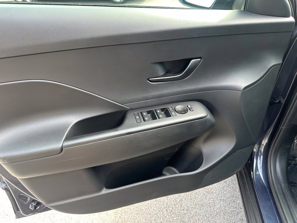 Used 2024 Hyundai Kona SEL AWD/4WD image 12