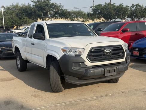 Used 2018 Toyota Tacoma SR RWD image 3