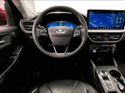 Used 2025 Ford Escape SE w/ PHEV Premium Package FWD image 6