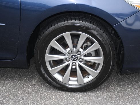 Used 2016 Toyota Camry XLE w/ Moonroof Package FWD image 22