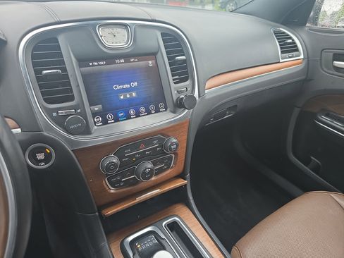 Used 2018 Chrysler 300 C w/ Safetytec Plus Group RWD image 19