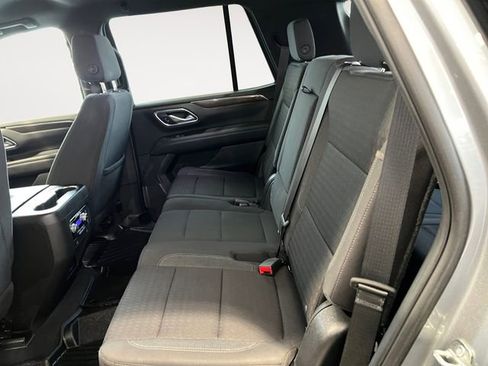 Used 2023 GMC Yukon SLE w/ Gmc Pro Safety Plus Package image 18