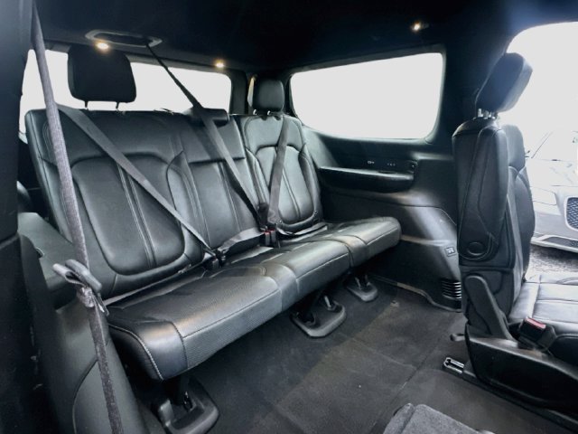 Used 2024 Jeep Wagoneer Series III AWD/4WD image 27