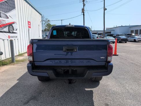 Used 2023 Toyota Tacoma TRD Off-Road w/ Technology Package RWD image 7