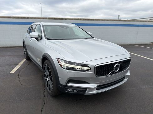Used 2018 Volvo V90 T6 Cross Country w/ Convenience Package image 7