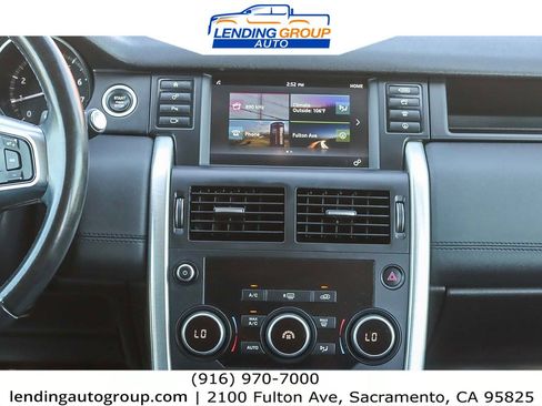 Used 2017 Land Rover Discovery Sport SE image 12