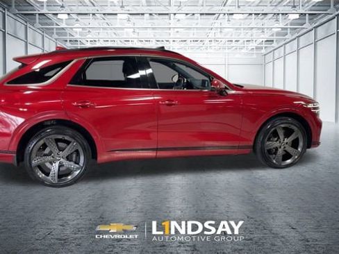Used 2023 Genesis GV70 2.5T w/ Sport Prestige Package image 2