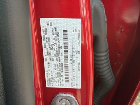New 2025 Ford Escape SE w/ PHEV Premium Package FWD image 31