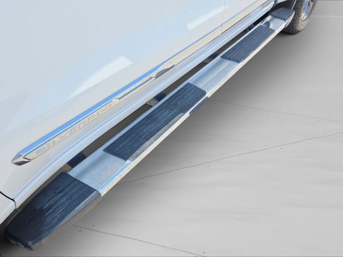 Certified 2024 Chevrolet Silverado 1500 High Country w/ Technology Package AWD/4WD image 32