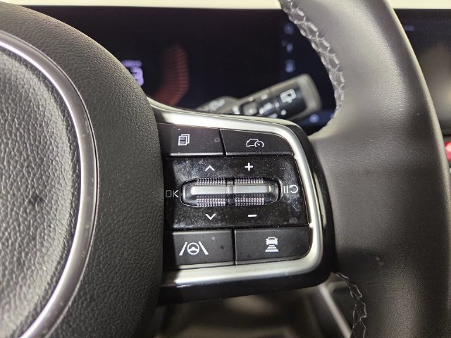 Certified 2026 Kia Carnival LXS FWD image 23