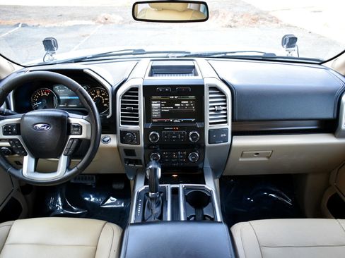 Used 2015 Ford F150 Lariat image 11