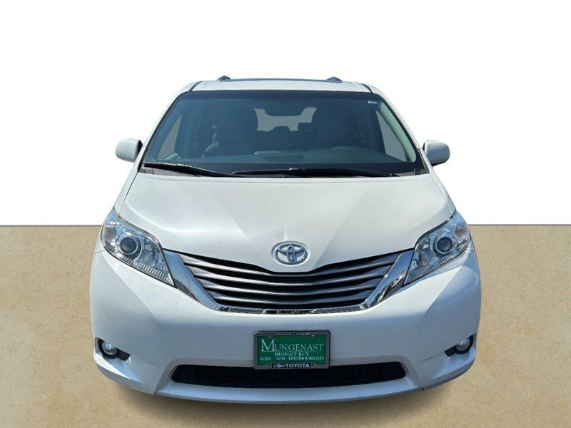 Used 2017 Toyota Sienna XLE Premium FWD image 9