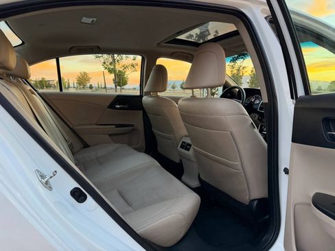 Used 2017 Honda Accord EX-L image 18
