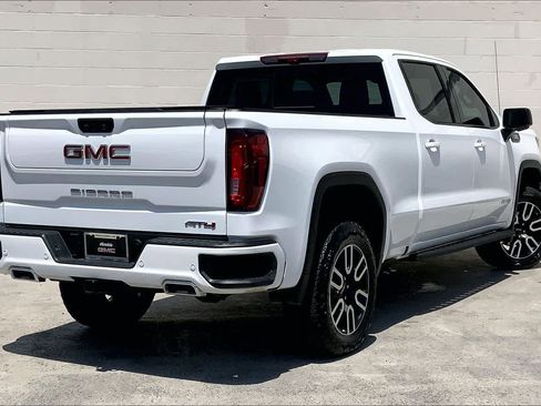 Used 2025 GMC Sierra 1500 AT4 w/ AT4 Premium Package AWD/4WD image 23
