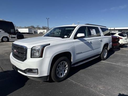 Used 2020 GMC Yukon XL SLT AWD/4WD image 3