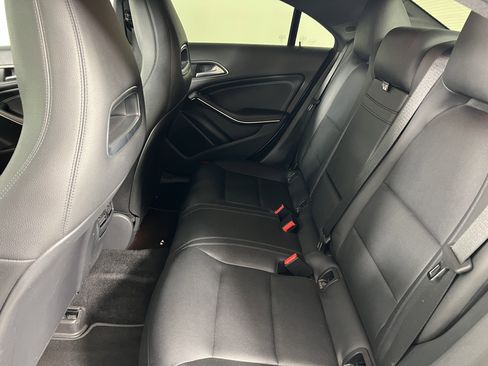 Used 2015 Mercedes-Benz CLA 250 4MATIC image 19