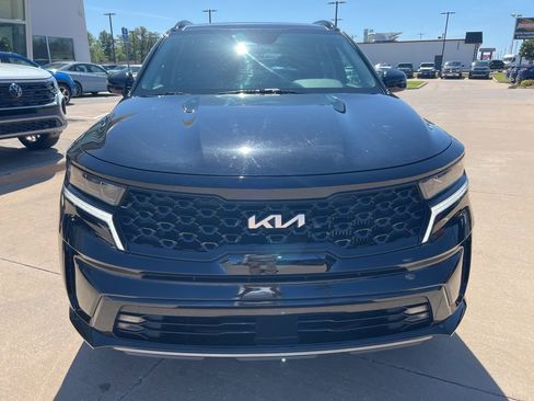 Used 2022 Kia Sorento SX image 2