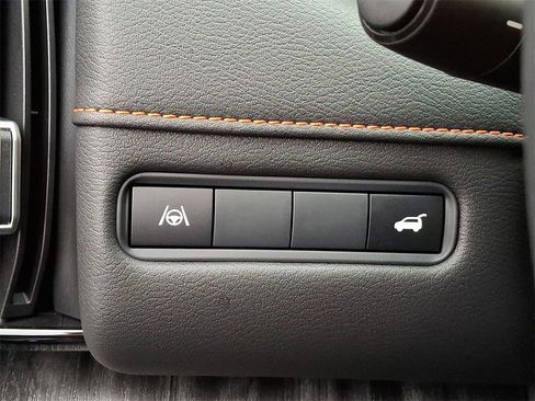 Used 2025 Nissan Armada PRO-4X image 25