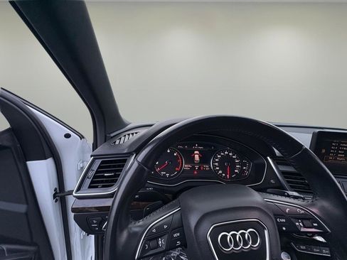 Used 2019 Audi Q5 2.0T Premium w/ Convenience Package image 17