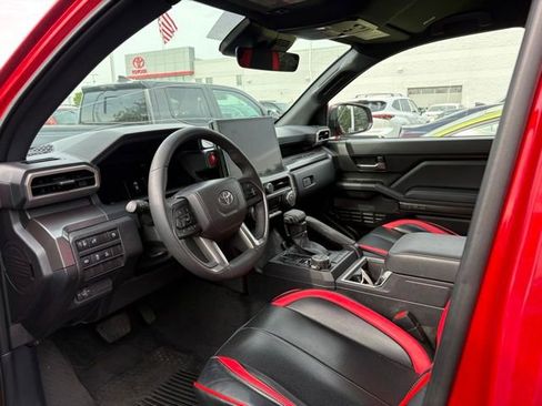 Used 2025 Toyota Tacoma TRD Off-Road AWD/4WD image 7