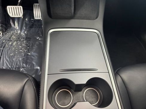 Used 2022 Tesla Model Y Performance AWD/4WD image 18