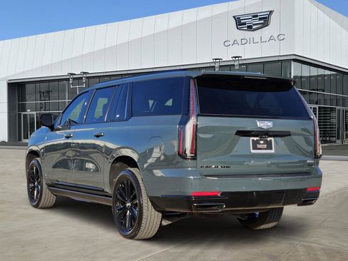 Certified 2025 Cadillac Escalade ESV Sport w/ LPO, Floor Liner Package image 4