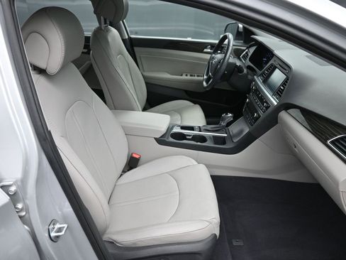 Used 2017 Hyundai Sonata Limited w/ Tech Package 03 image 24